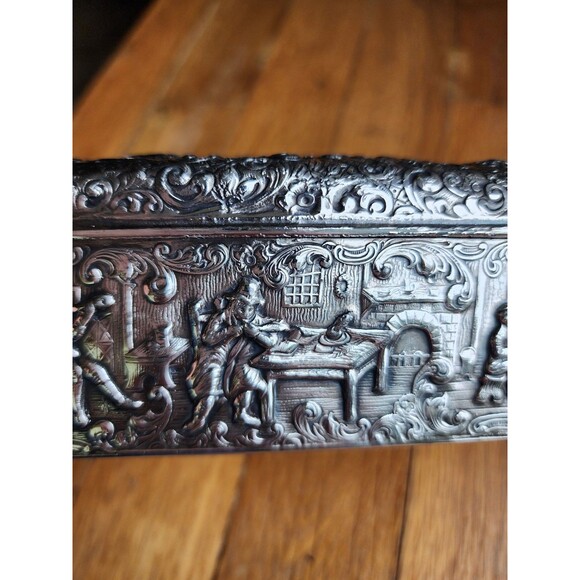 Antique Repousse Silver Plate Trinket Box by Barbour Silver Co. International - Picture 5 of 11